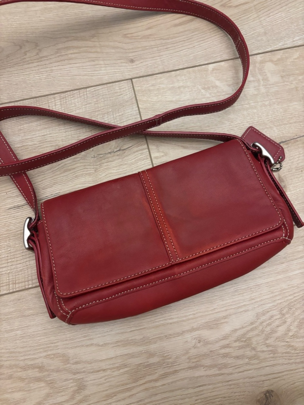 Y2K Coach Mini Legacy Shoulder Bag in Burgundy Red Leather Coach Vintage - Picture 14 of 15